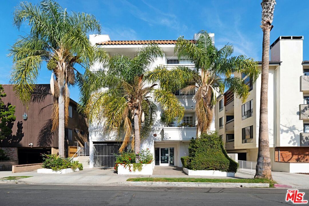 Property Photo:  1240   Amherst Ave 101  CA 90025 