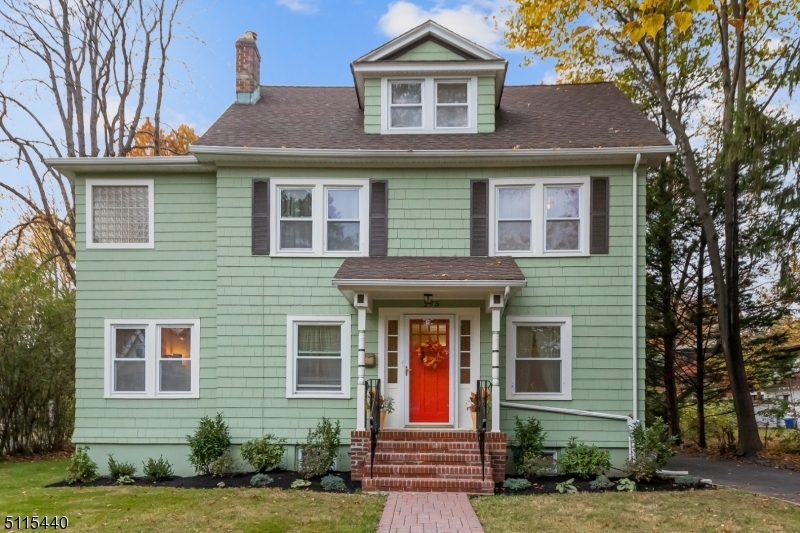 Property Photo:  275 Walton Ave  NJ 07079 