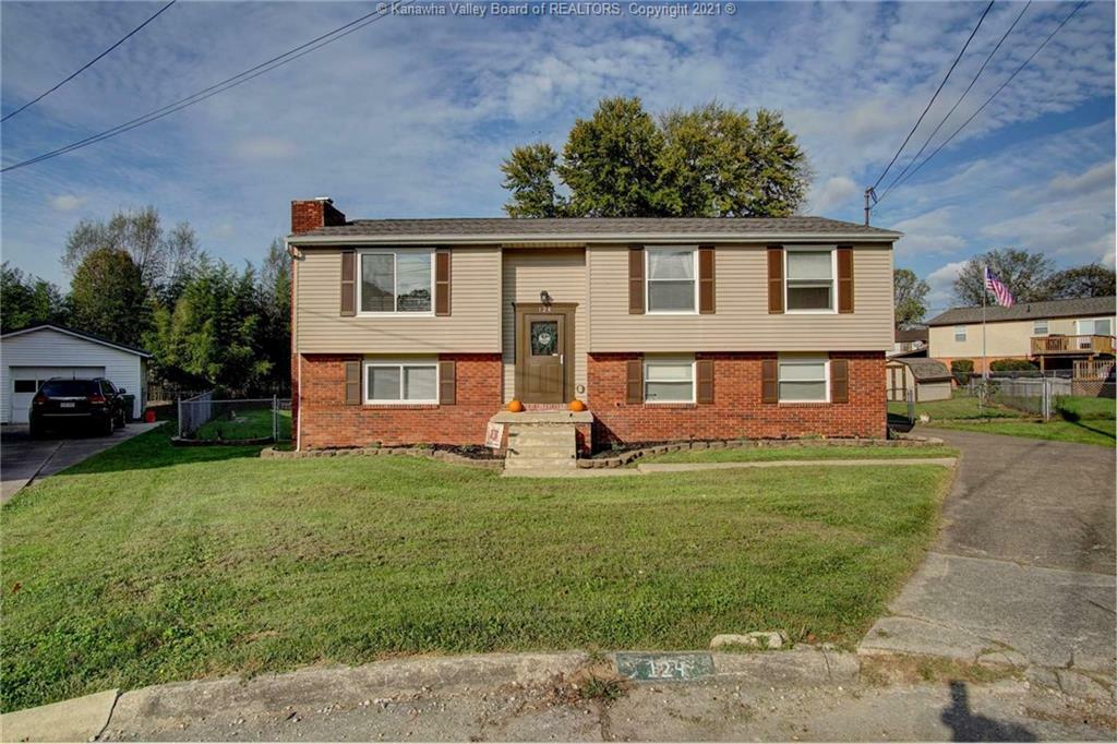 Property Photo: 124 Village Drive WV 25560