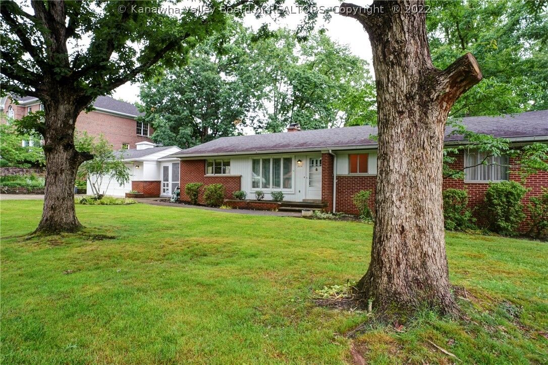 Property Photo:  2031 Weberwood Drive  WV 25303 