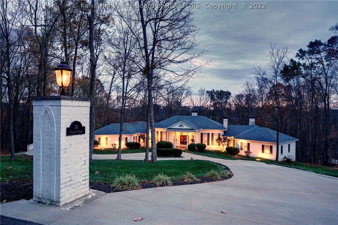 Property Photo:  10 W Coventry Road  WV 25309 