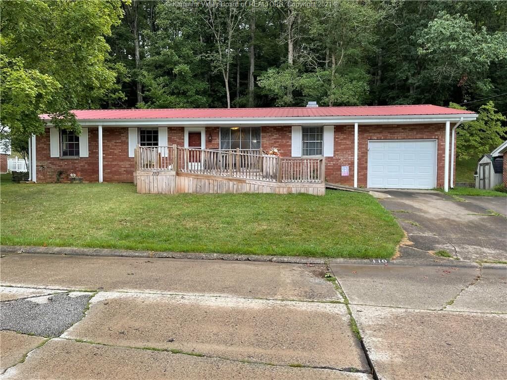 Property Photo:  110 Brookhaven Drive  WV 25143 