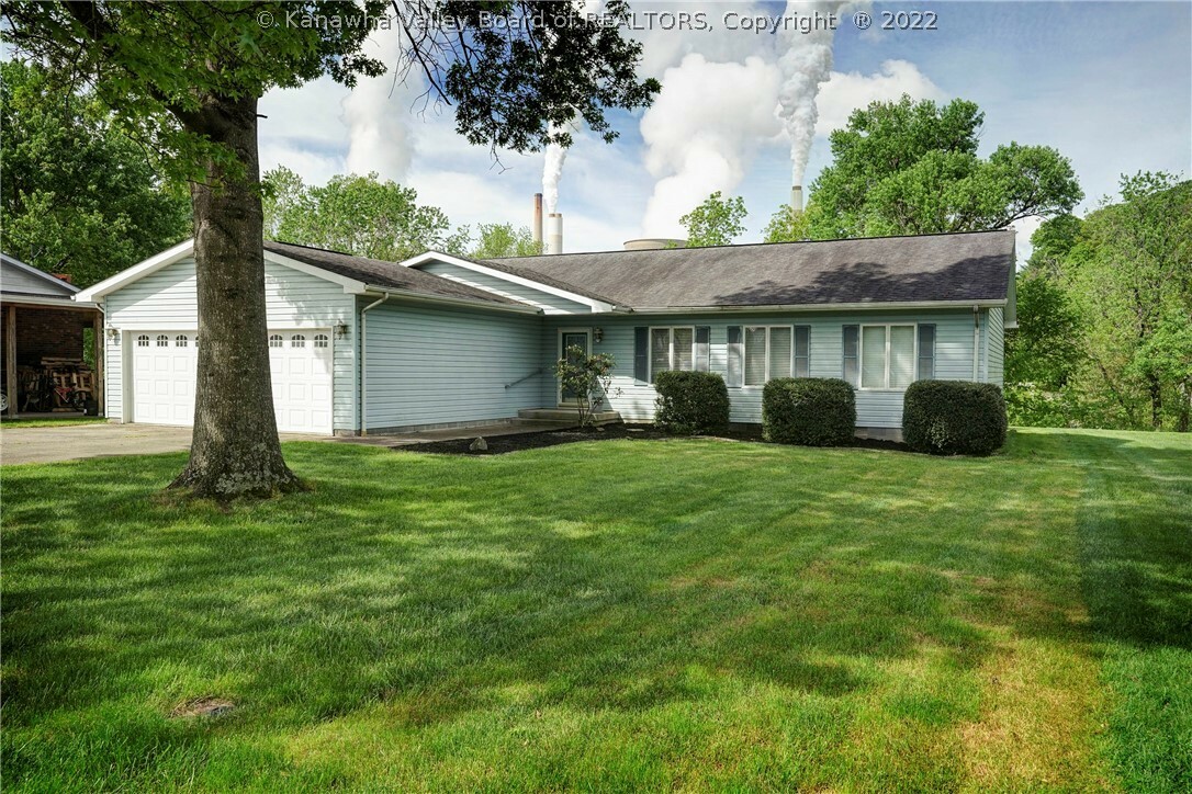 Property Photo: 411 Laurel Avenue WV 25159