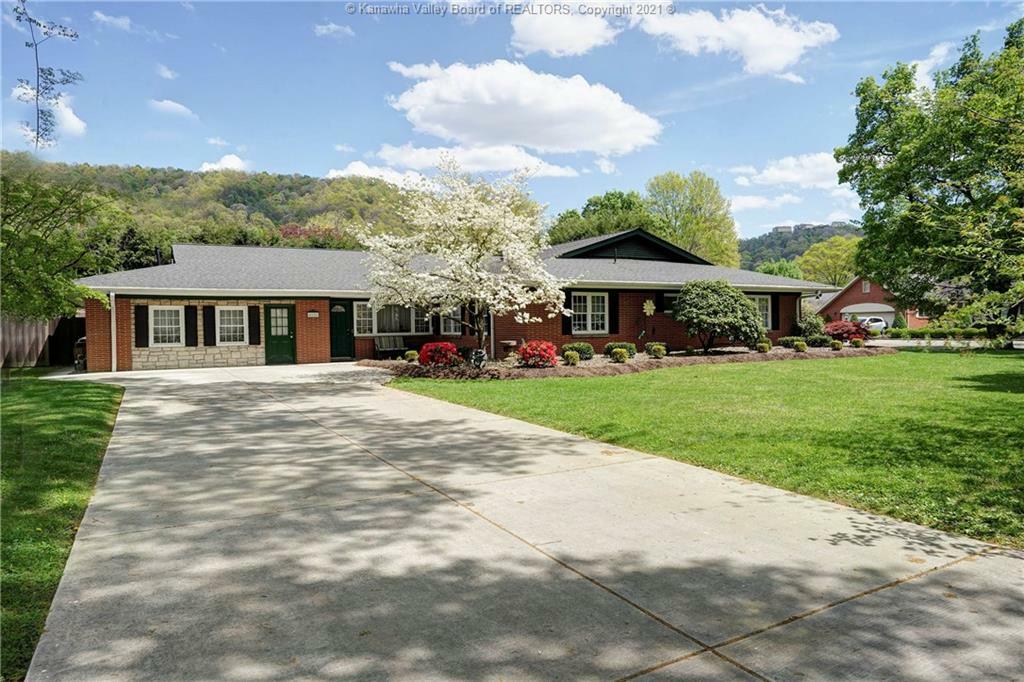Property Photo: 4608 Virginia Avenue SE WV 25304