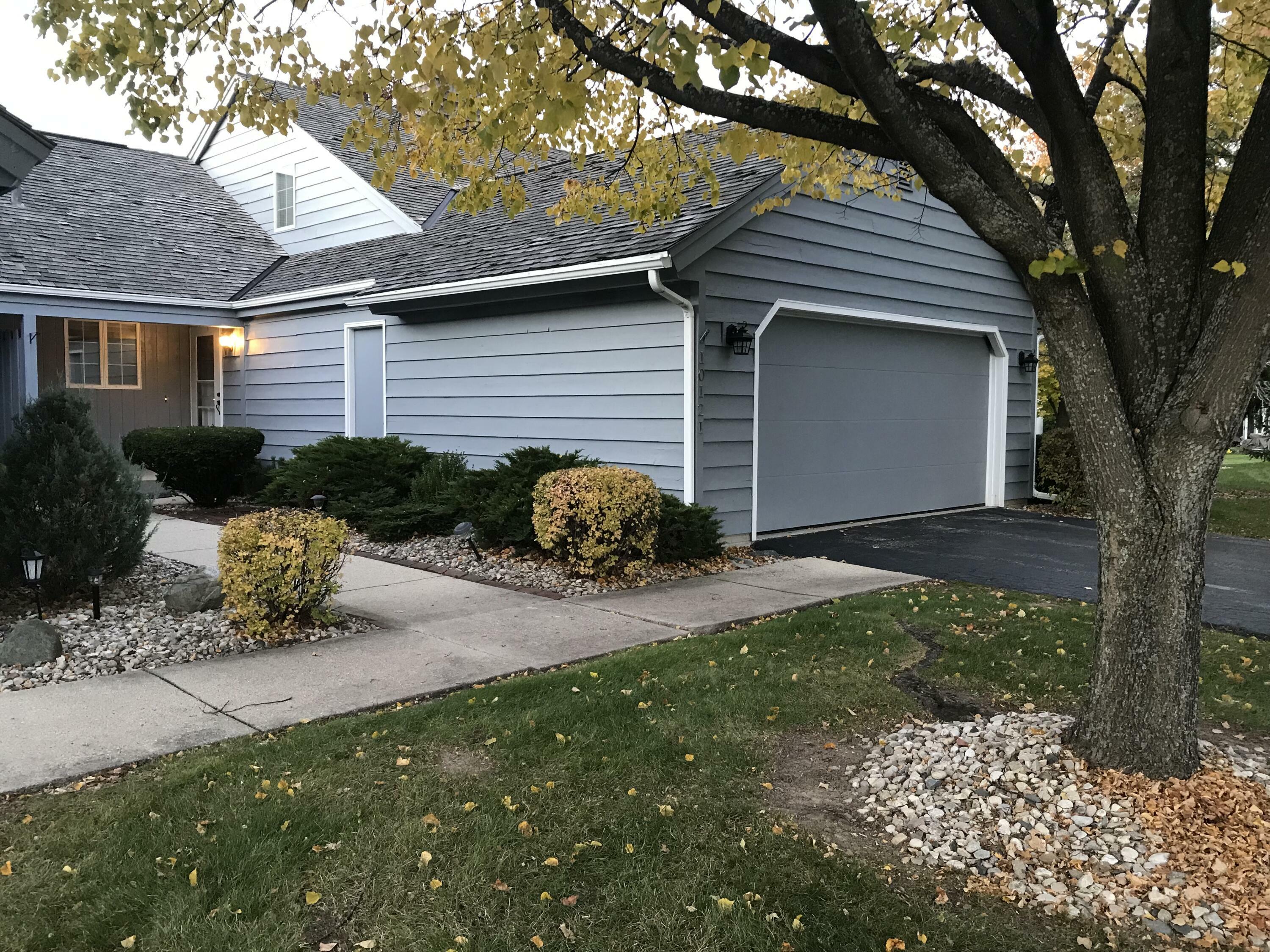 Property Photo:  10121 N Lee Ct  WI 53092 