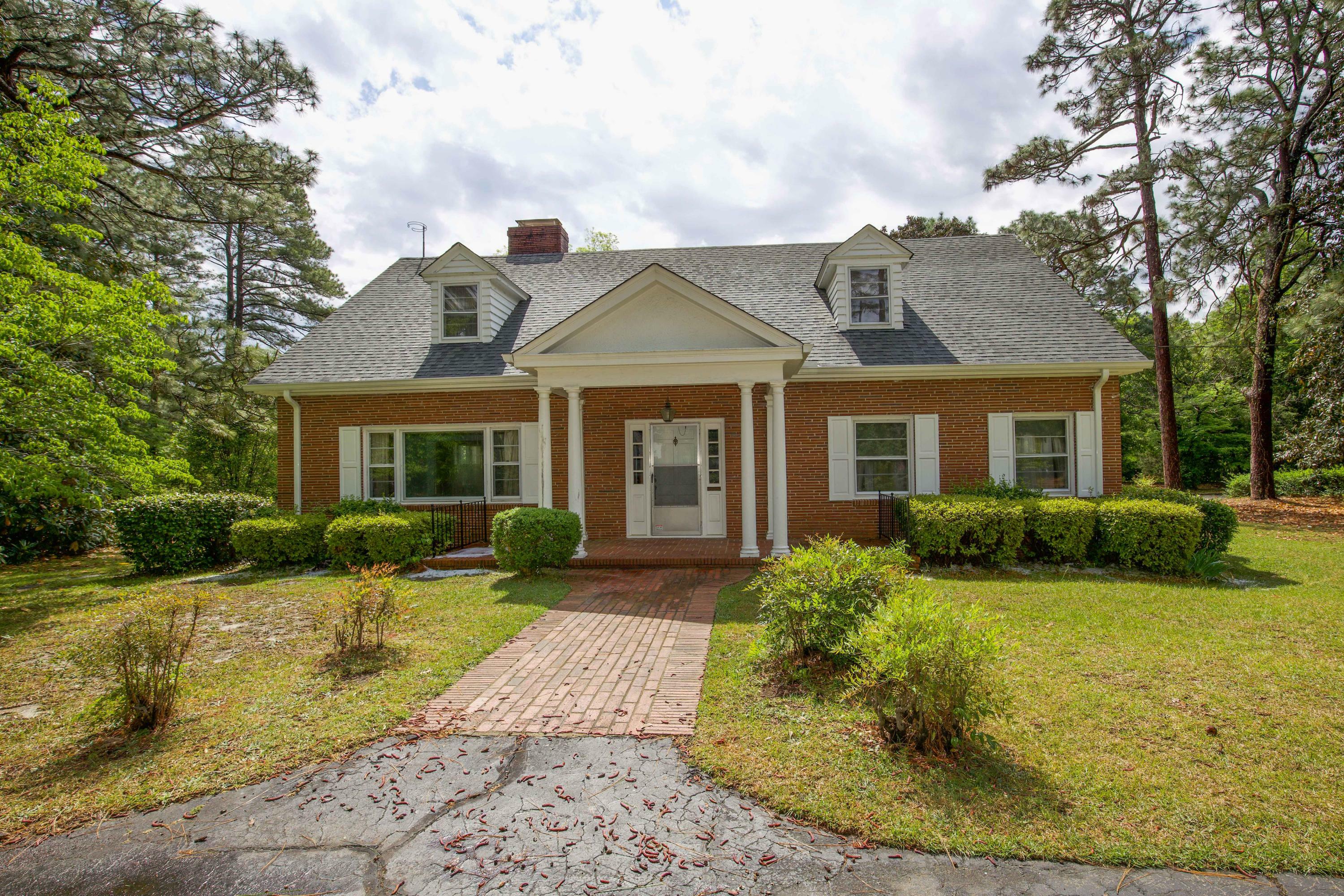 Property Photo:  1000 N Poplar Street  NC 28315 