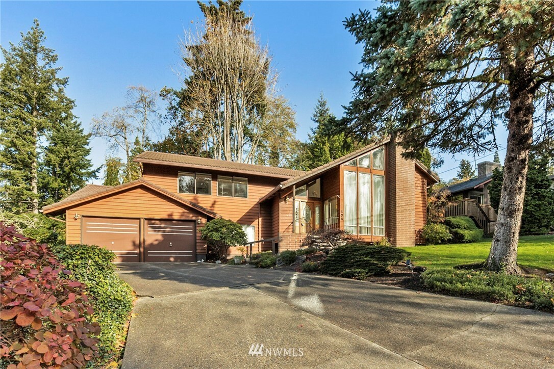 Property Photo:  438 SW 191st Street  WA 98166 