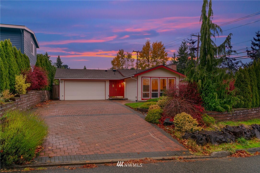 Property Photo:  9854 NE 139th Street  WA 98034 