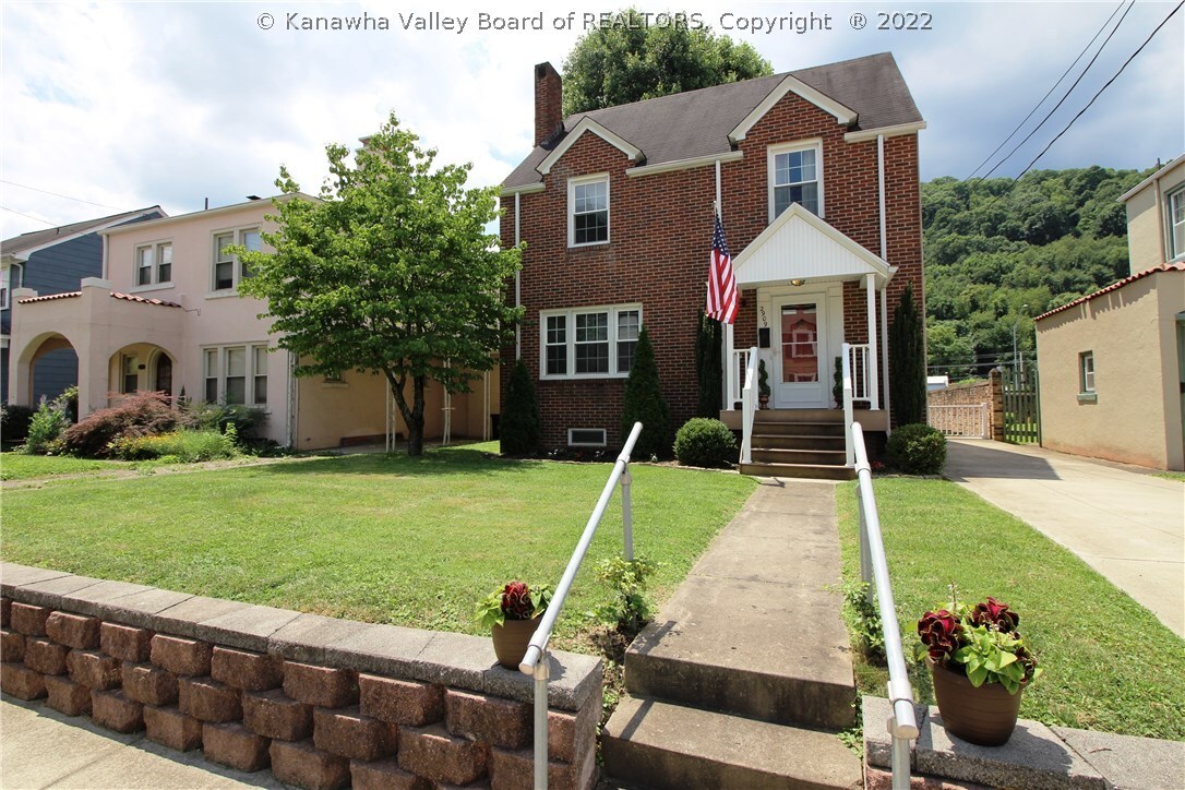 Property Photo: 2909 Noyes Avenue WV 25304
