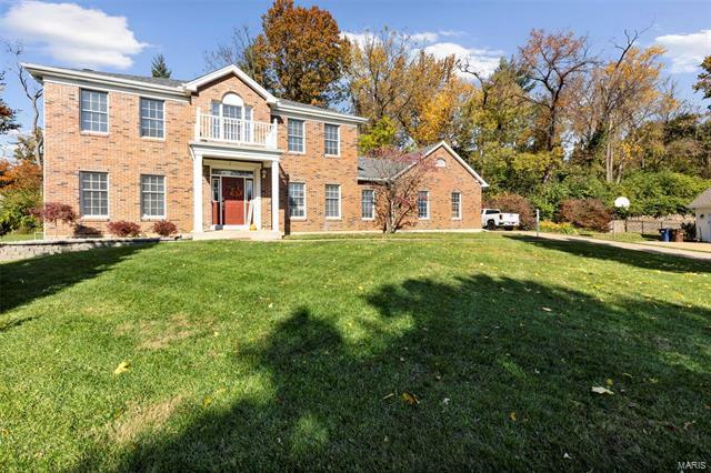 Property Photo: 703 Chateau Valley Ct 63135