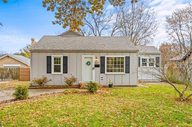 Property Photo:  8417 Boone Boulevard  MO 64114 