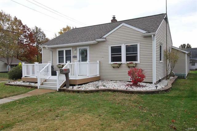 Property Photo: 1516 6th Street 62249