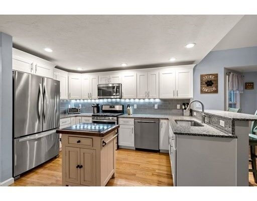 Property Photo:  7 Puddingstone Ln  MA 01756 