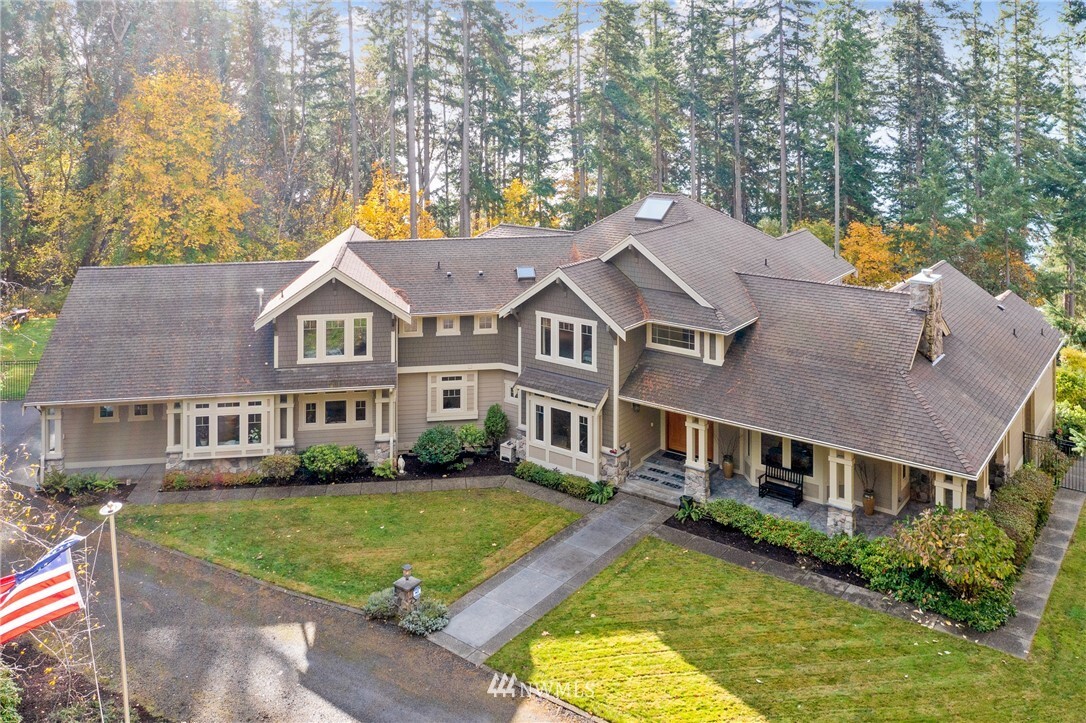Property Photo: 1101 7th Court WA 98333