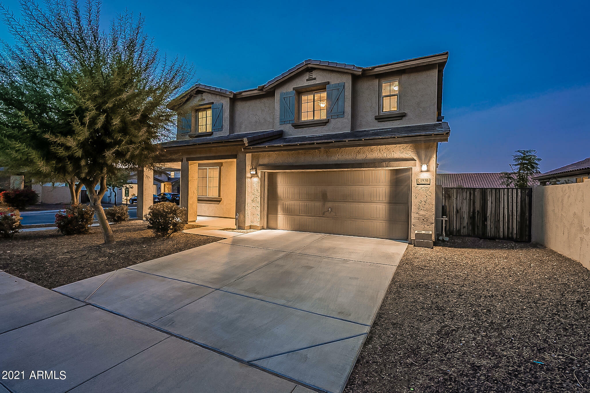 Property Photo: 1930 W Carson Road AZ 85041