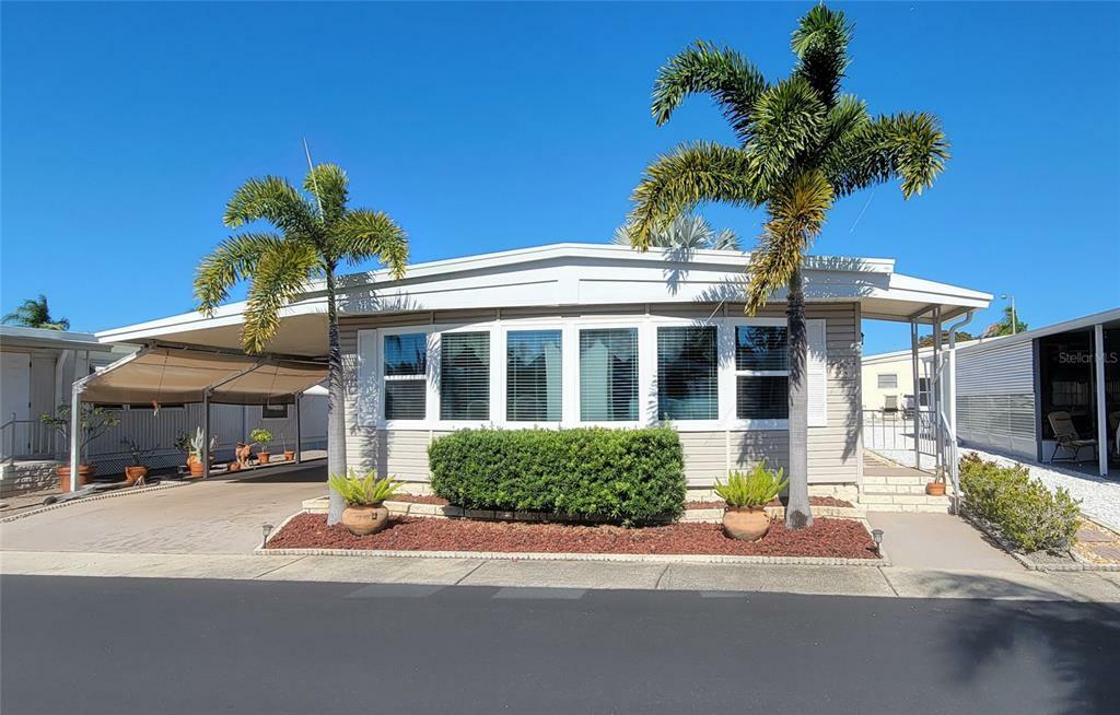 Property Photo: 3301 Alt 19 464 FL 34698