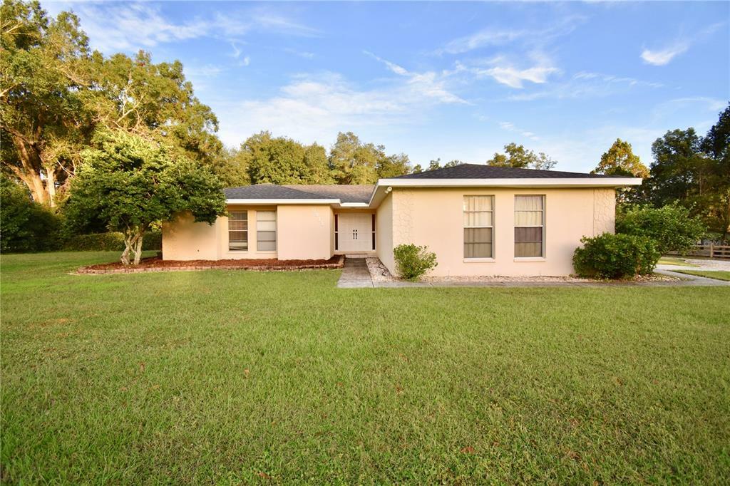 Property Photo:  8911 Clayton Lane  FL 33809 