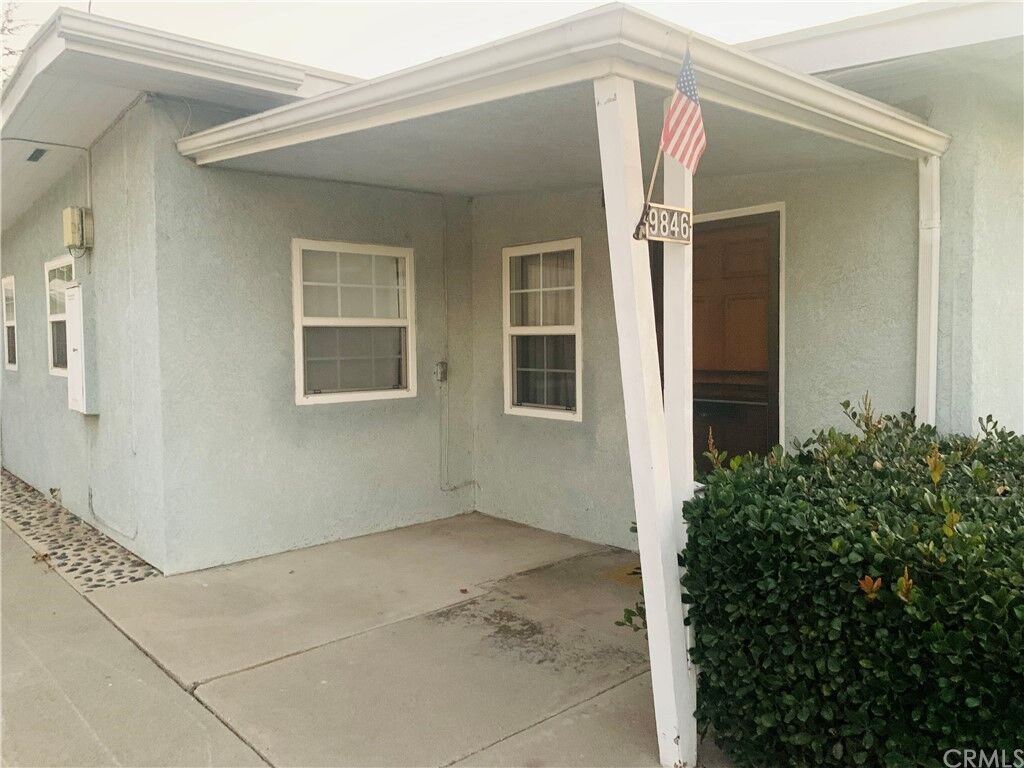 Property Photo:  9846 Foster Rd  CA 90706 