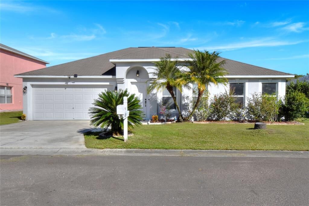 Property Photo:  1659 Settlers Creek Way  FL 33810 