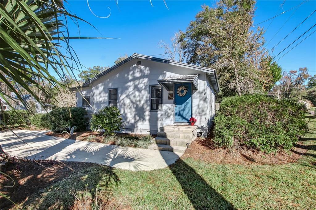 Property Photo:  86012 Pineview Drive  FL 32097 