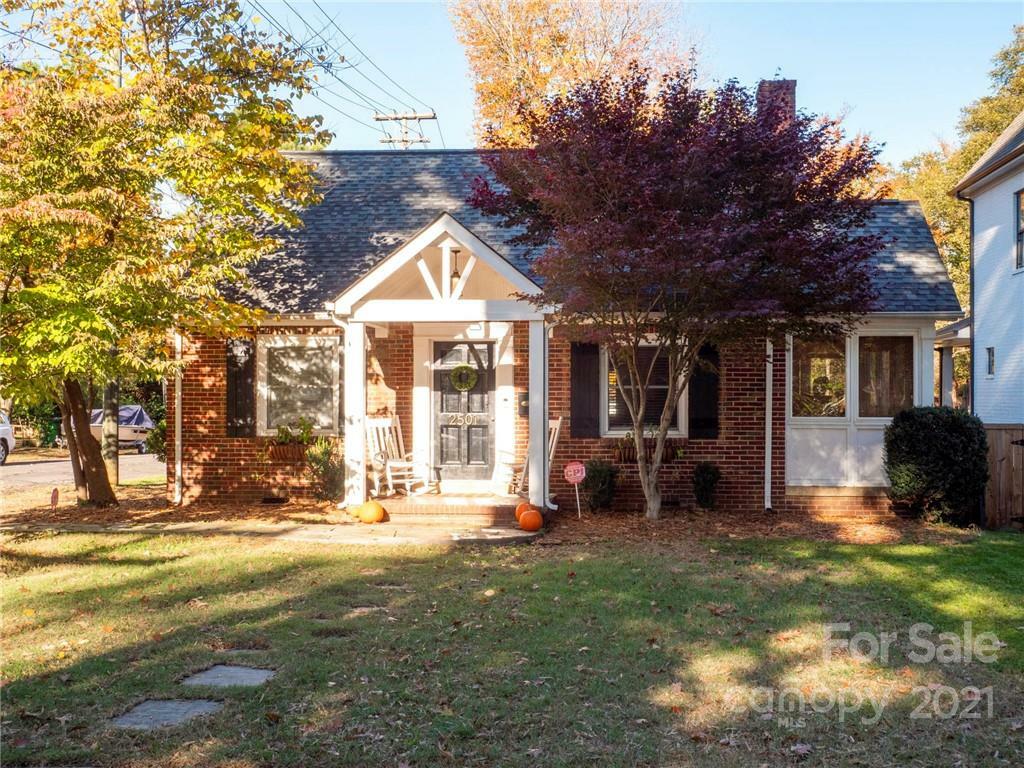 Property Photo:  2501 Shenandoah Avenue  NC 28205 