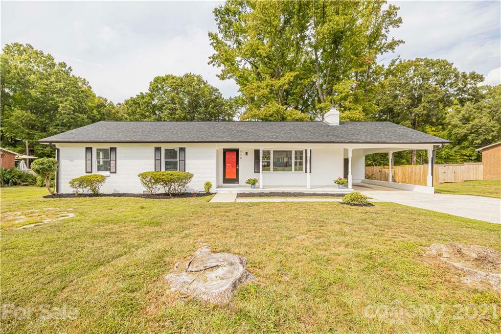 Property Photo:  370 Vineyard Drive  NC 28146 