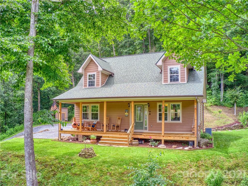 Property Photo:  27 Little Roundtop Road  NC 28721 