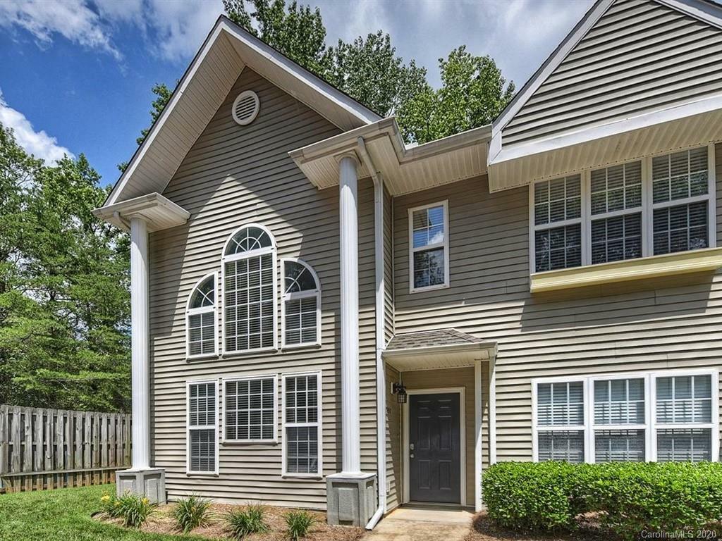 Property Photo: 1297 E Woodlawn Road NC 28209