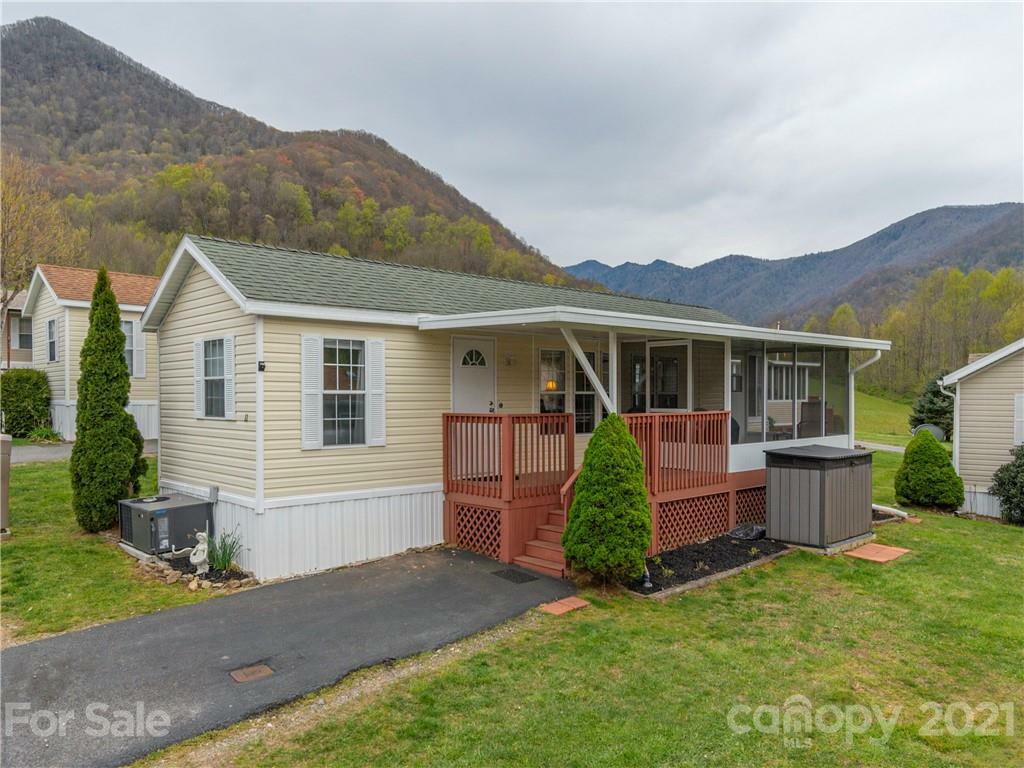 11 Valentine Drive  Maggie Valley NC 28751 photo