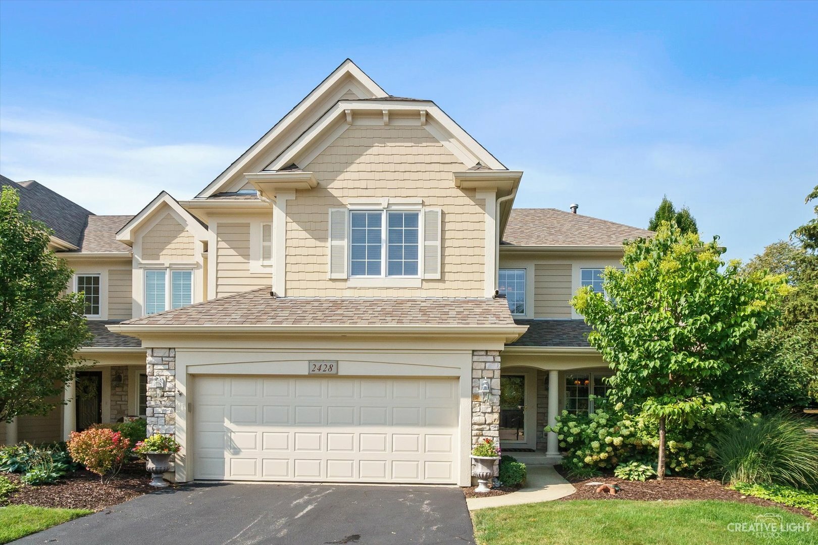 Property Photo: 2428 Woodglen Drive IL 60502