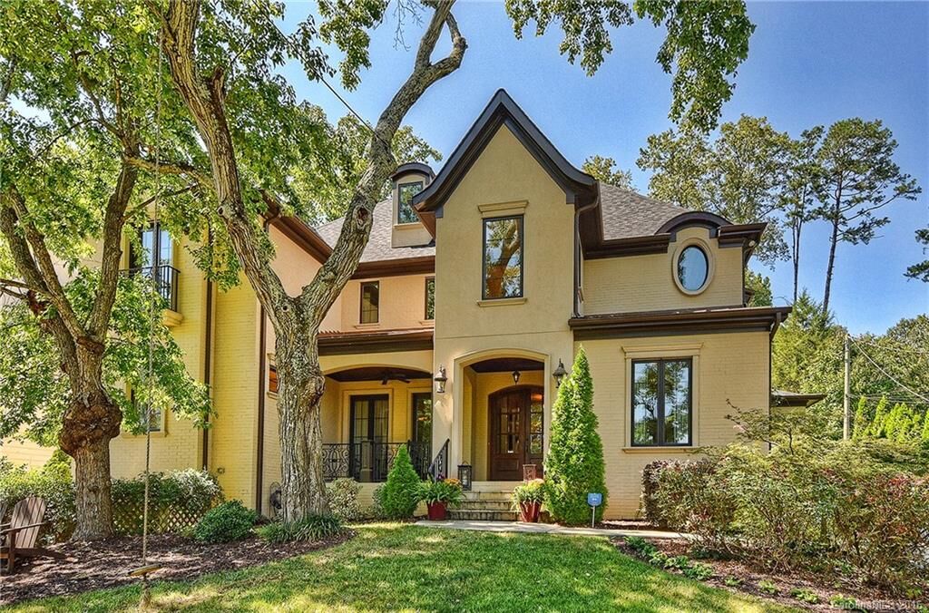 Property Photo: 3508 Windsor Drive NC 28209