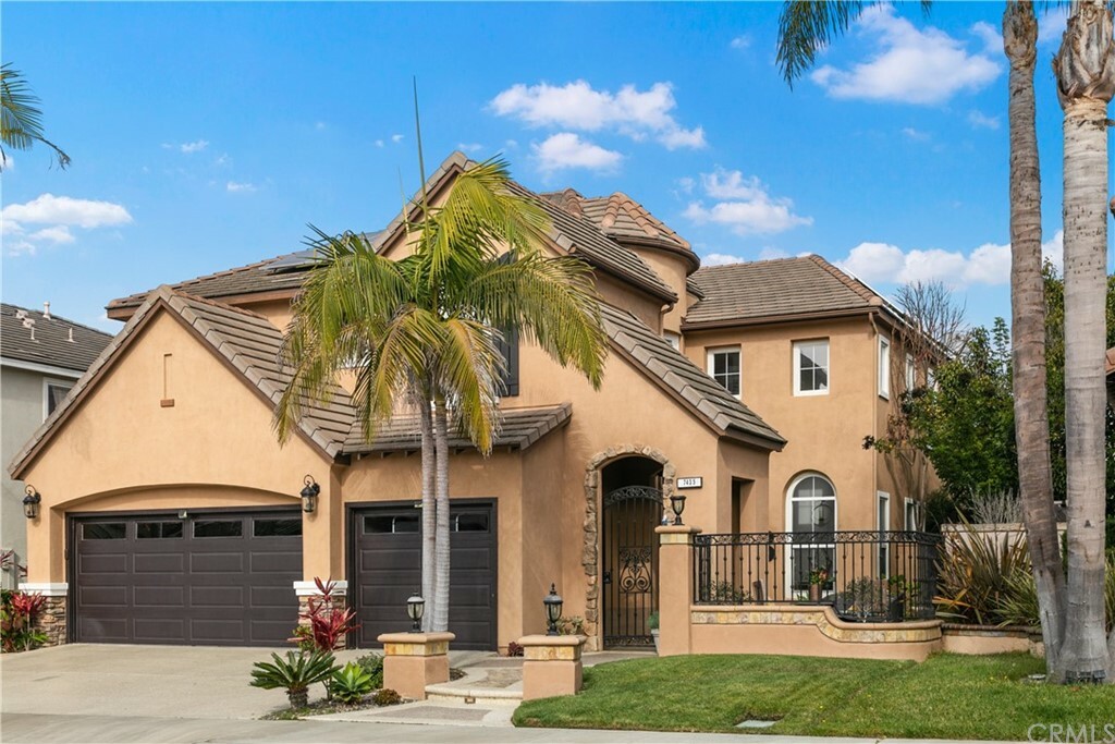 Property Photo:  7435 Paloma Drive  CA 92648 