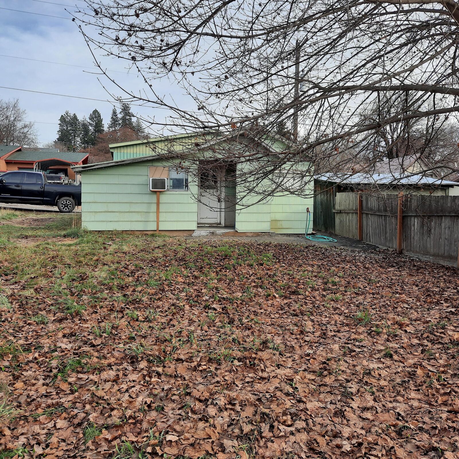 Property Photo: 560 N Oak St WA 99114