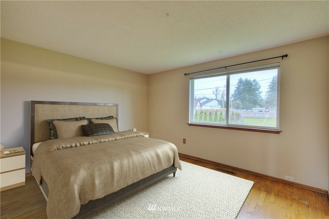 Property Photo:  1226 142nd Street E  WA 98445 