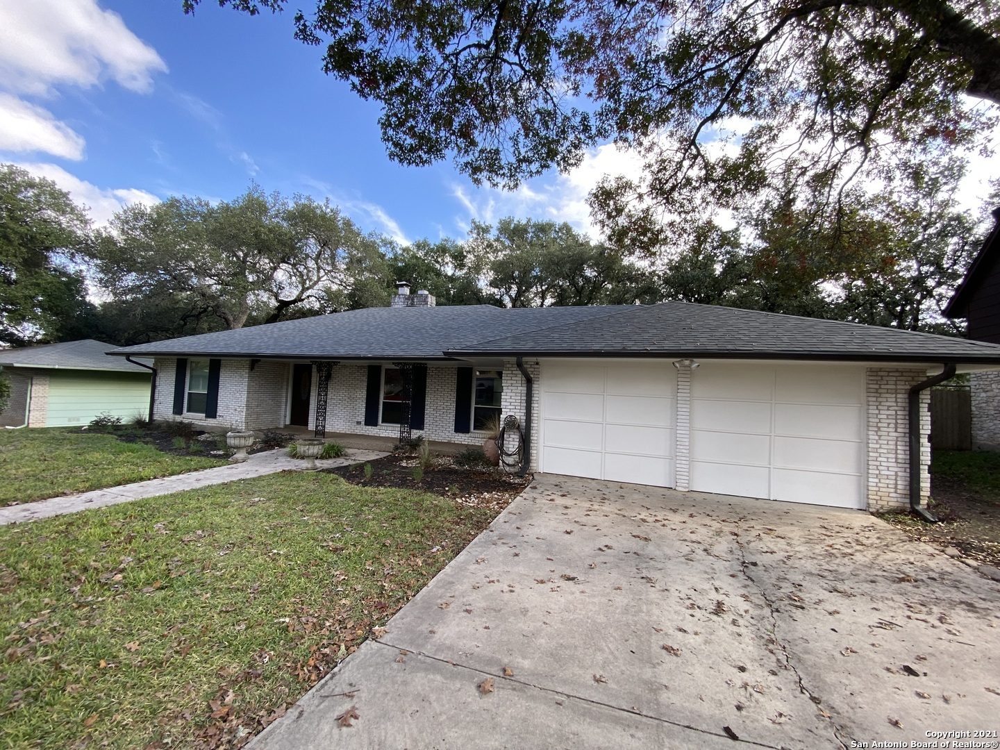 Property Photo: 3210 Litchfield Dr TX 78230
