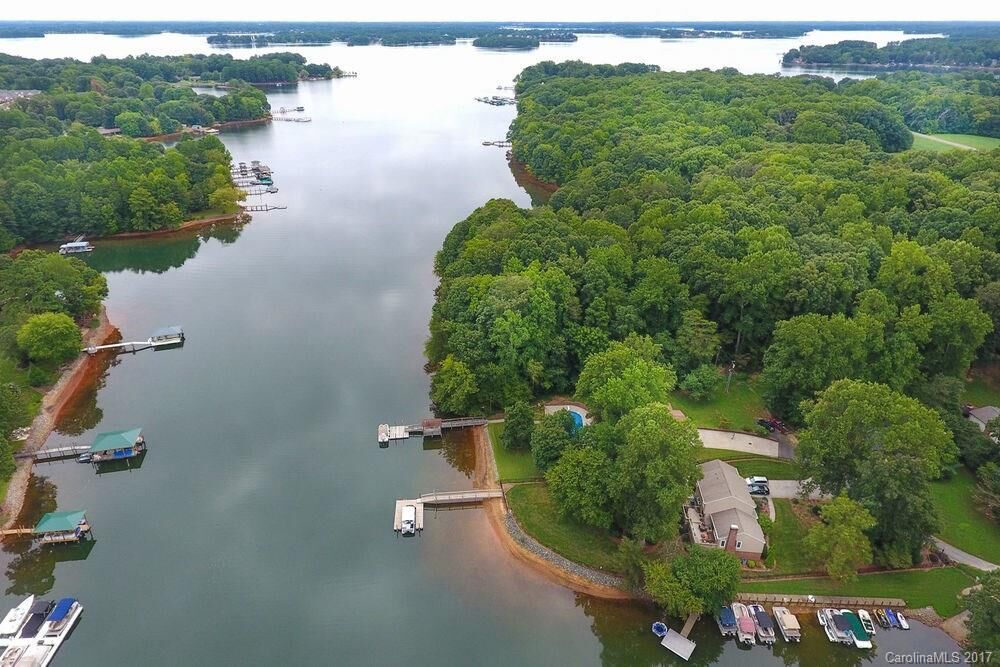 Property Photo: 1997 Hickory Cove Lane NC 28037