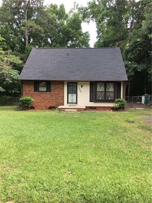 Property Photo: 5129 Shady Grove Lane NC 28217
