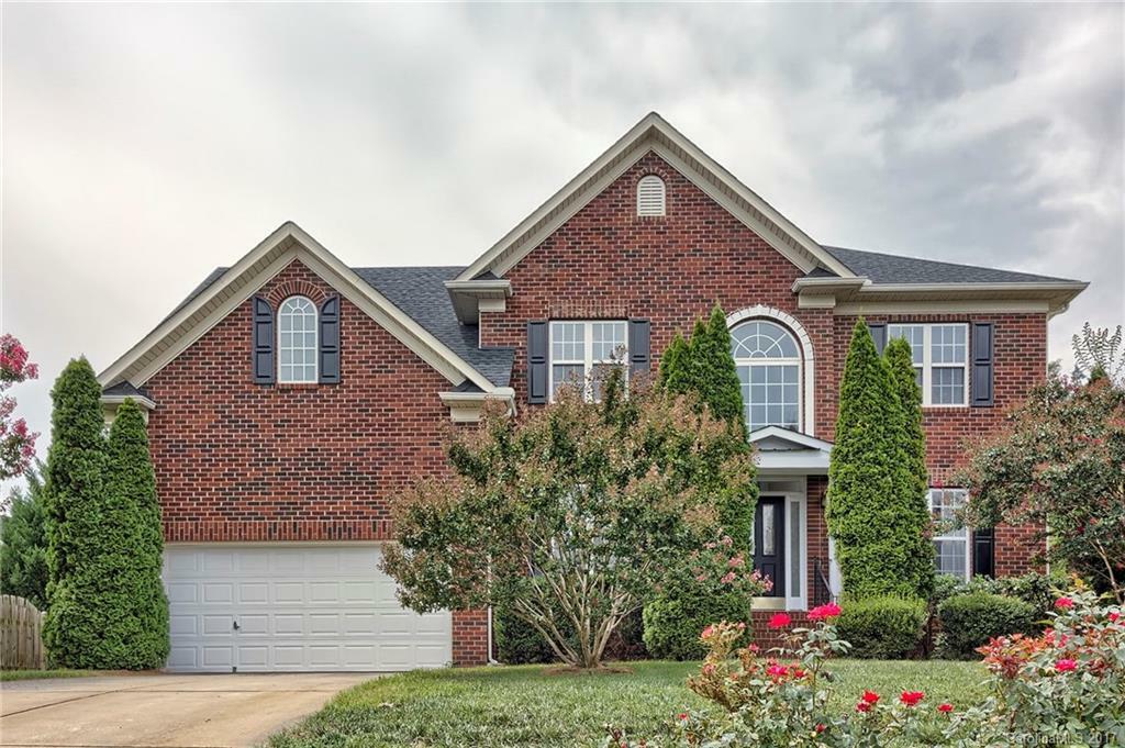 Property Photo: 11013 Alnwick Court NC 28262
