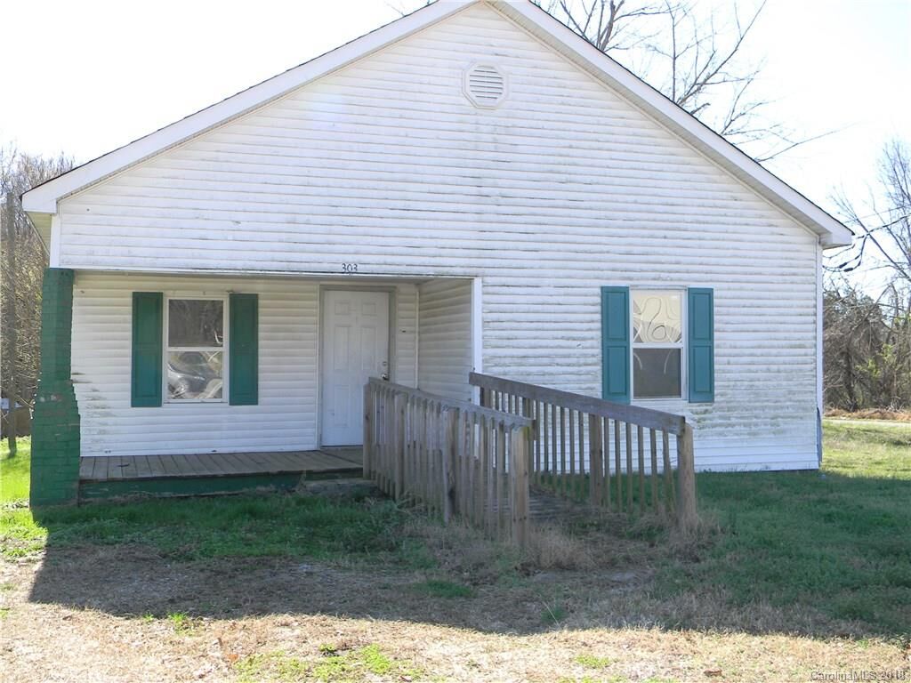 Property Photo:  303 Southern Street  NC 28039