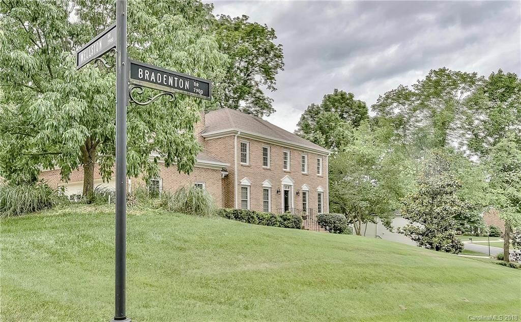 Property Photo: 7901 Bradenton Drive NC 28210