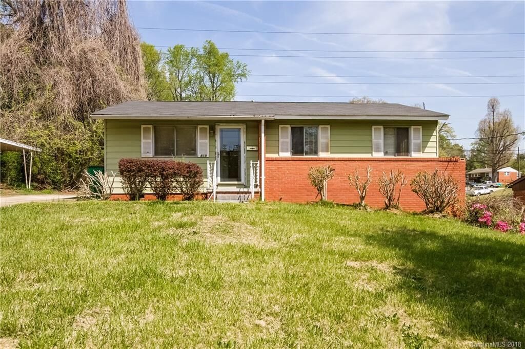 Property Photo: 819 Norwood Drive NC 28208