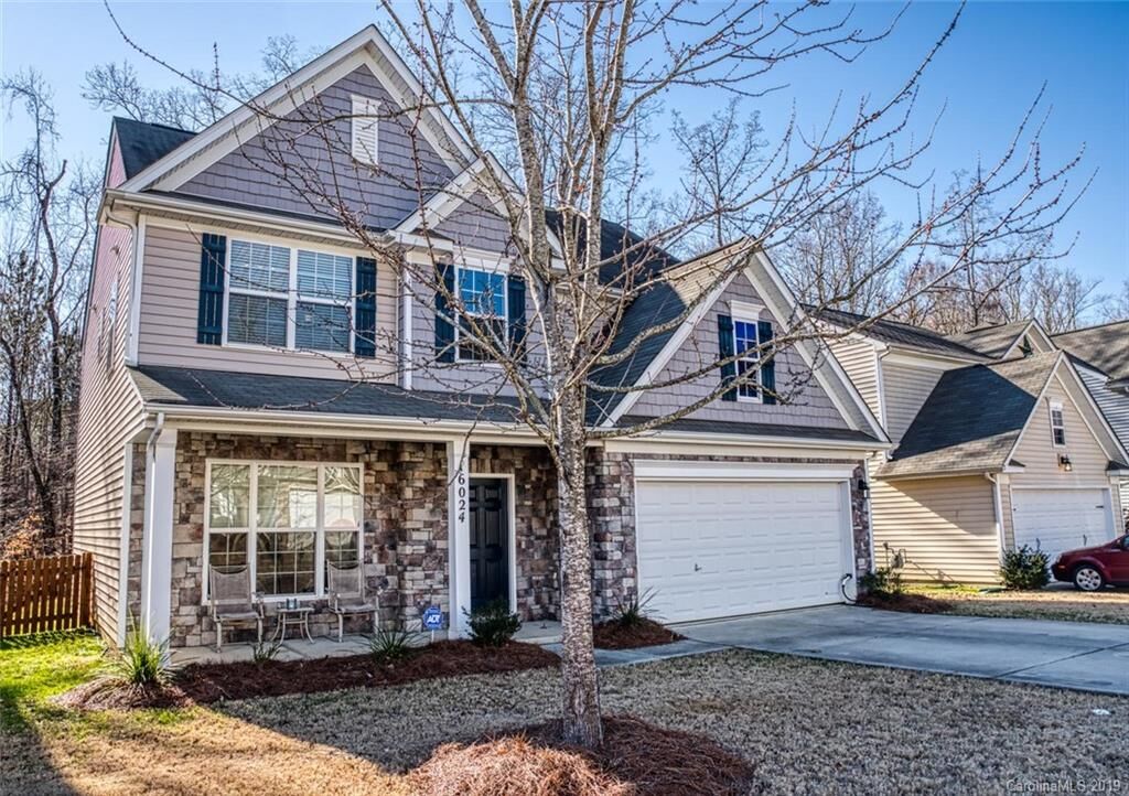 Property Photo:  16024 Long Talon Way  NC 28278 