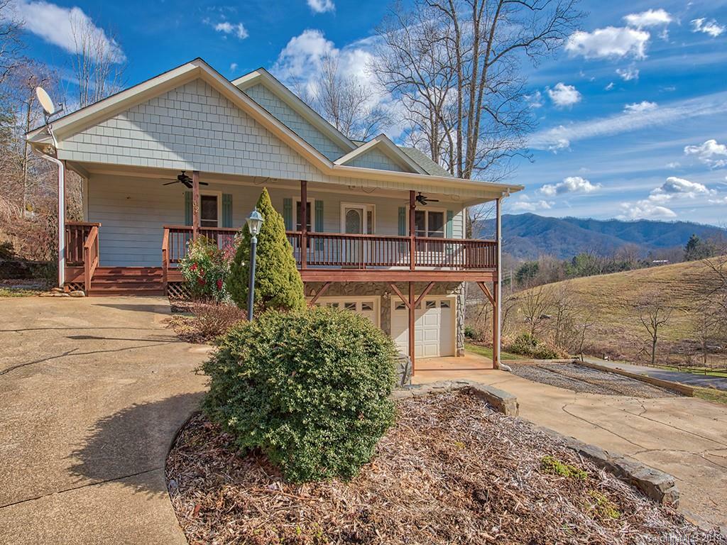 Property Photo:  32 Indian Hills Loop  NC 28786 