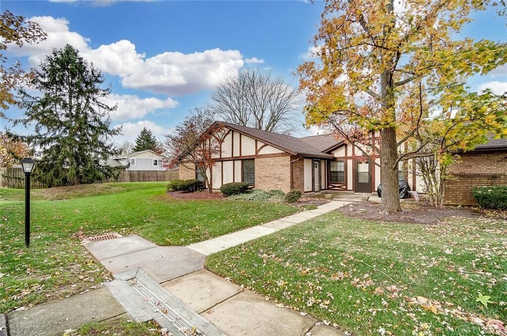 Property Photo: 812 Pine Needles Drive OH 45458
