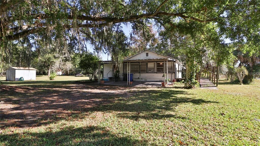 Property Photo: 7806 Symmes Road FL 33534