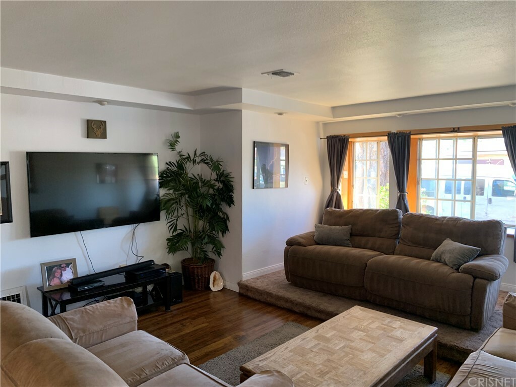 Property Photo:  7518 Amigo Avenue  CA 91335 