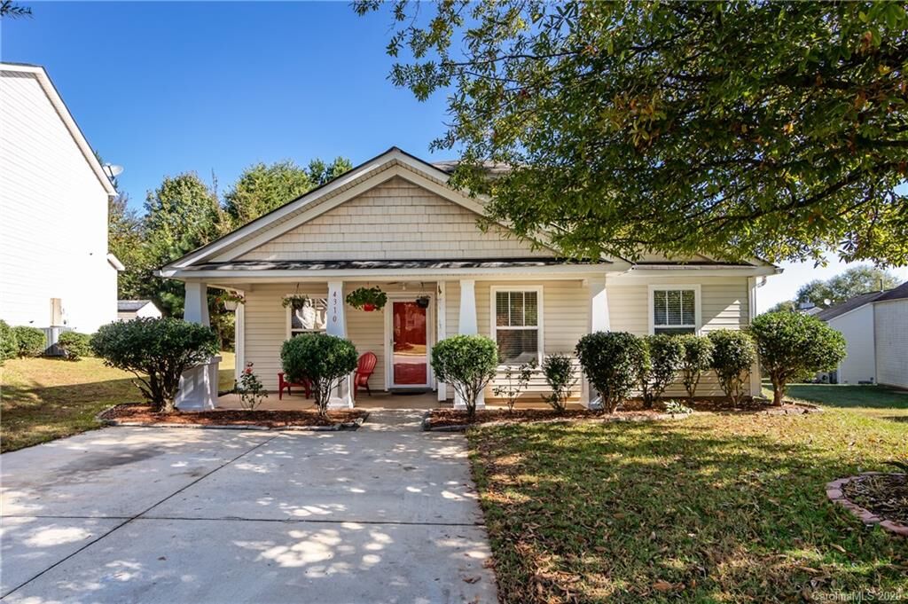 Property Photo:  4310 Cochran Farm Lane  NC 28269 