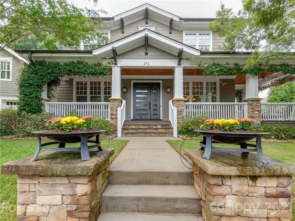 Property Photo: 241 Wendover Hill Court NC 28211