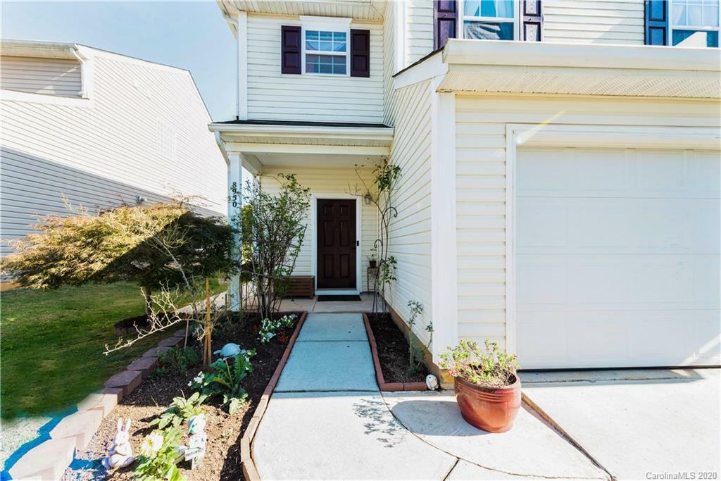 Property Photo: 8950 Chalkstone Road NC 28216