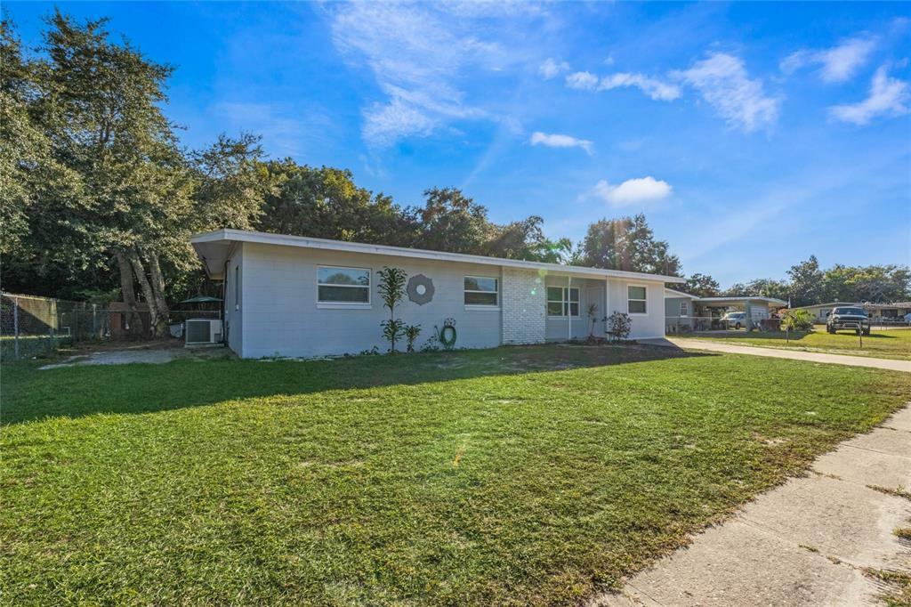 Property Photo:  748 Baywood Circle  FL 32773 